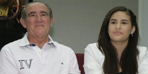Imagem: Renato Aragão e sua filha Lívian "Enquanto eu estiver vivo, Livian não vai fazer cena de beijo”, diz Renato Aragão