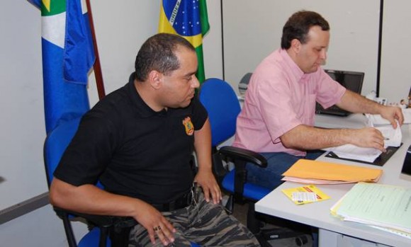 Imagem: Delegados responsaveis Homem acusado de matar mulher em Jataí (GO) é preso em Rondonópolis