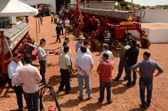 Imagem: Dia do Produtor agrofito case 01 Produtores participam de exposição de equipamento