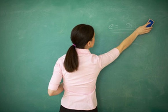 Imagem: professor Em torno de 25% dos professores da educação básica não tem diploma