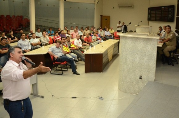 Imagem: Audiencia publica na Camara sobra a Av Goiania 01 A pedido da comunidade avenida Goiânia não será alterada