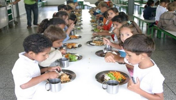 Imagem: Merenda escolar Apenas 27% das prefeituras usam pescado na merenda escolar