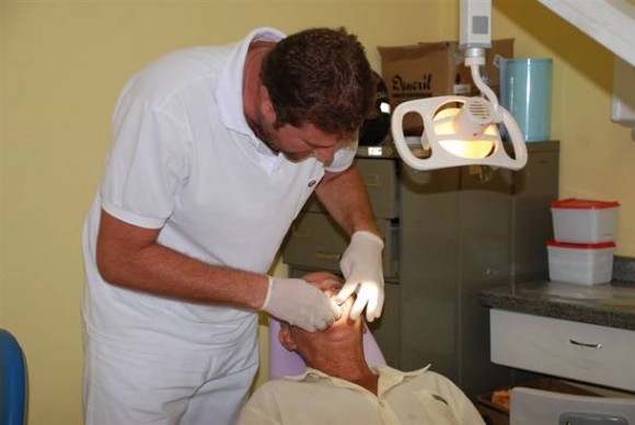 Imagem: PRÓTESE Serviço de prótese dentária devolve o sorriso à população carente de Campo Verde