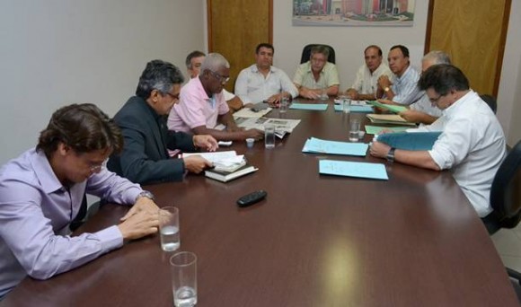Imagem: camara municipal reuniao para de decidir o novo prefeito Escolha do novo prefeito de Rondonópolis acontece dia 14 de junho