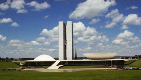 Imagem: BRASILIA PT cobra decreto que regula radiodifusão no Brasil