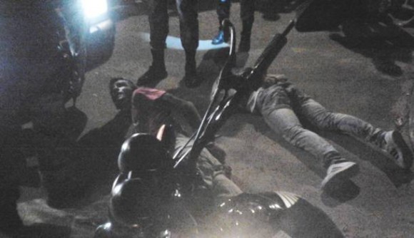 Imagem: PM fuga de menores 01 1 Jovem é baleado após troca de tiro com a PM