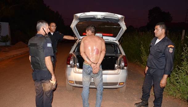 Imagem: PM prende ladrao de carro 13 de junho de 2012 09