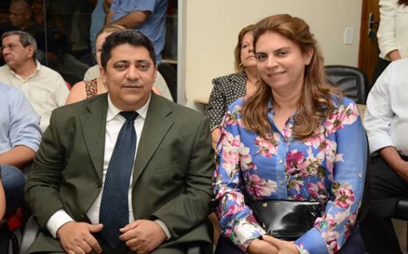 Imagem: ananias e valeria Ananias é o novo prefeito de Rondonópolis