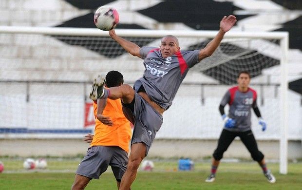 Imagem: Pernambuco Zé Teodoro investe em jogo aéreo para derrotar o Cuiabá
