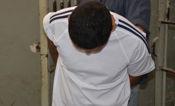 Imagem: Policia Militar prende assassino do Conjunto Sao Jose 02 Suspeito de matar homem no Conjunto São José é preso