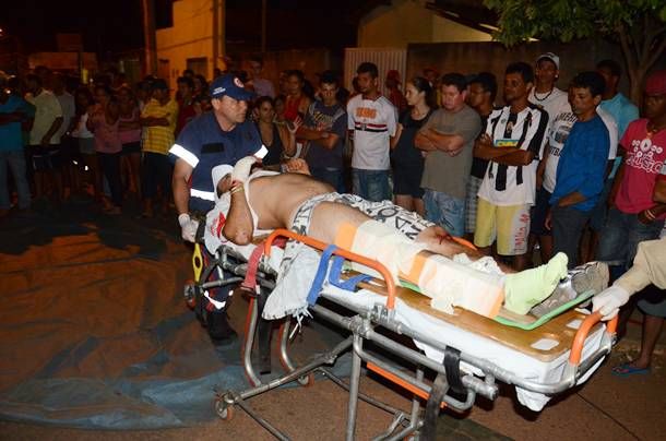 Imagem: Tentativa de homicidio na feira da av Brasil 05 Rapaz leva dois tiros na feira livre do Participação (ATUALIZADA)