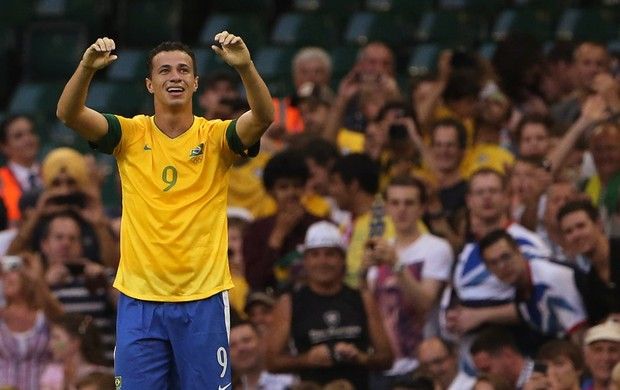 Imagem: leandrodamiao reu Brasil duas caras: Seleção dá show e depois vacila, mas bate o Egito