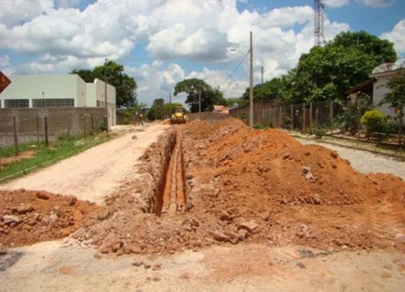 Imagem: obras esgoto População da Vila Operária deve ter 100% de esgoto nos próximos meses