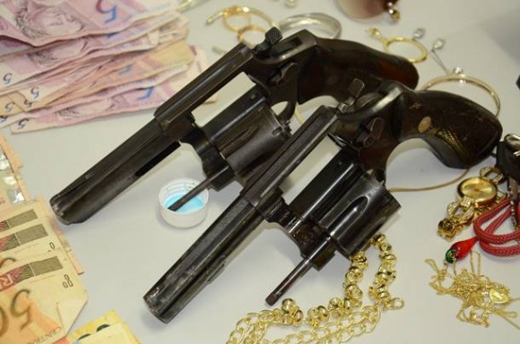 Armas apreendidas após assalto - Foto: Arquivo / AGORA MT