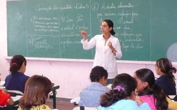 Imagem: professor1 Escolas para brasileiros no Japão poderão oferecer curso técnico