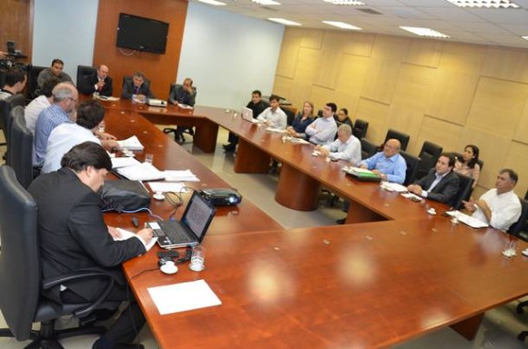 Imagem: representantes de associações Associações Comerciais fazem solicitações na Assembléia Legislativa