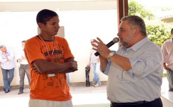 Imagem: reunião percival Percival e Rogério ouvem reivindicações de funcionários do frigorífico Agra