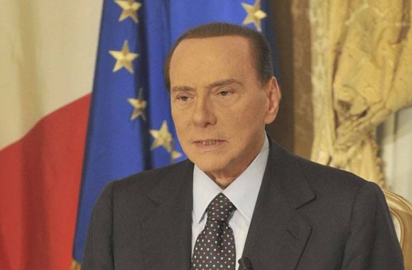 Imagem: Beslusconi 01 Pena de Berlusconi por fraude cai para 1 ano, diz tribunal italiano