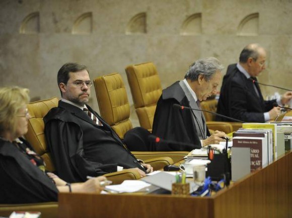 Imagem: MINISTROS Após debates, ministros absolvem três réus acusados de lavagem de dinheiro