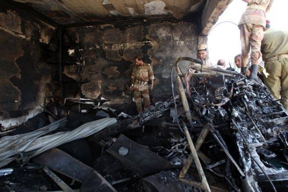Imagem: AVIAO QUEDA Queda de avião militar mata 10 no Iêmen