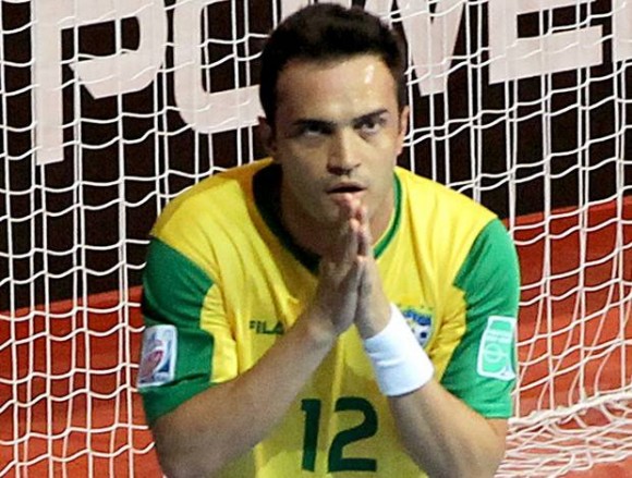 Imagem: FALCAO Falcão resolve contra Argentina e põe Brasil na semi