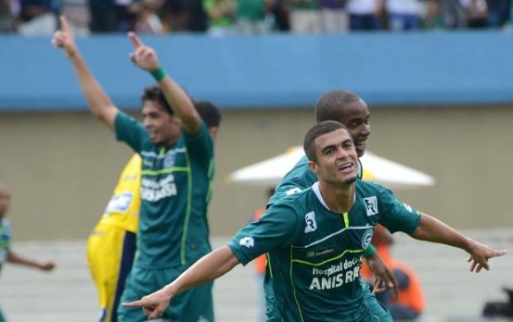 Imagem: GOIAS diante de 39 mil, Goiás bate o Barueri volta à Série A