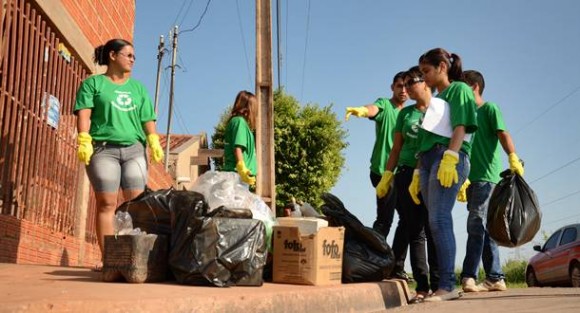 Imagem: lixo Voluntários esperam retirar 10 mil quilos de lixo de Rondonópolis
