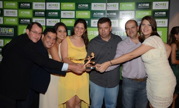 Imagem: Agora mt recebe premio destaque empresarial Acir 03 Site AGORA MT é destaque no 8º Prêmio Acir