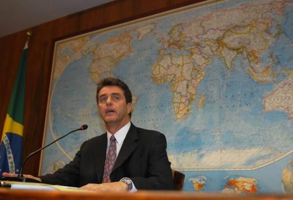 Imagem: DIPLOMATA Brasil lança candidatura de diplomata para diretor-geral da OMC