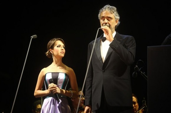 Imagem: Sandy e Andrea Bocelli em show em São Paulo Andrea Bocelli faz show em São Paulo e conta com a participação especial de Sandy