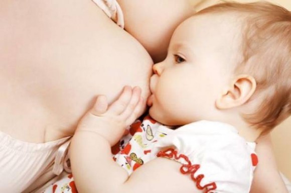 a campanha tem como objetivo incentivar a doação de leite materno. Foto: Shutterstock