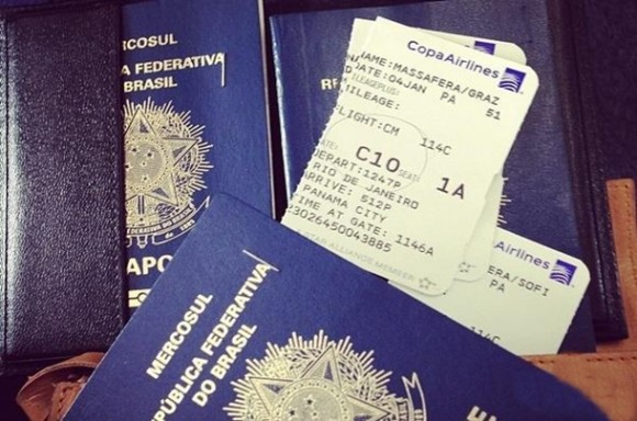 Imagem: Grazi Massafera posta foto do passaporte e do ticket de viagem para a Guatemala Grazi Massafera embarca para a Guatemala acompanhada de sua filha