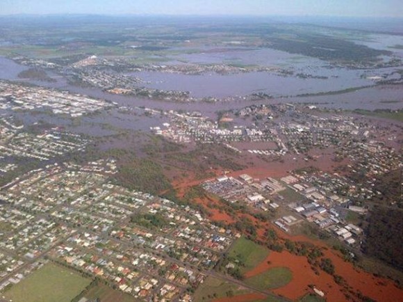 Imagem aérea mostra inundação nesta terça-feira (29) na cidade australiana de Bundaberg, Queensland (Foto: AFP)