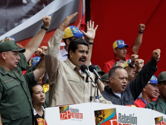 Nicolas Maduro fala durante um evento para comemorar os violentos protestos de rua de 1989 conhecido como o 'Caracaço" (Foto: AP Photo / Fernando Llano)