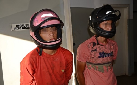 A dupla que foi presa na Vila Mineira - Foto: Varlei Cordova / AGORA MT