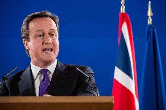 O premiê britânico, David Cameron, durante discurso em fevereiro em Bruxelas (Foto: AP)