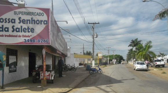 Supermercado assaltado em Primavera do Leste - José Antonio Araújo / correspondente AGORA MT