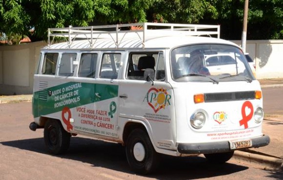 Kombi para transporte dos moradores na cidades que estão em tratamento no Hospital do Câncer. Foto: Ricardo Costa/AGORA MT