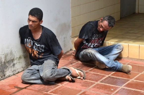 Suspeitos já detidos na Delegacia-Foto: Varlei Cordova/AGORA MT