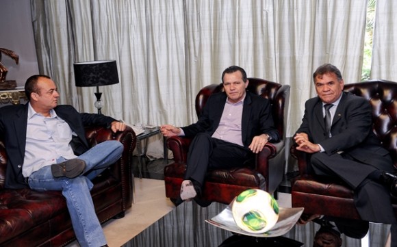 Prefeito de Alto Araguaia, Maia Neto, governador Silval Barbosa e o deputado estadual J. Barreto - Foto: assessoria