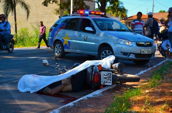 O homicídio aconteceu em plena lux do dia-Foto: Ricardo Costa/AGORA MT