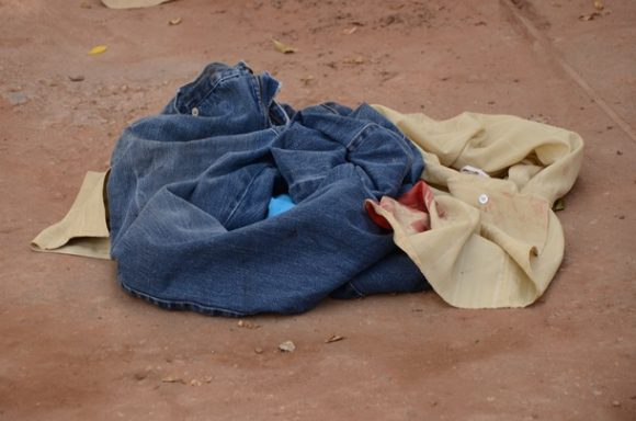 As roupas sujas de sangue foram encontradas dentro da casa-Foto:Varlei Cordova/AGORA MT