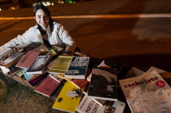 Mariana Nicoliello, que conseguiu 42 autógrafos durante a Flip 2013 (Foto: Flavio Moraes/G1)