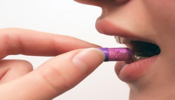 Os nutricosméticos podem ser encontrado em pílulas ou em líquido  - Foto: Getty Images