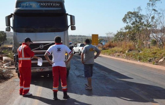 Carreta envolvida no acidente - Foto: Ricardo Costa / AGORA MT