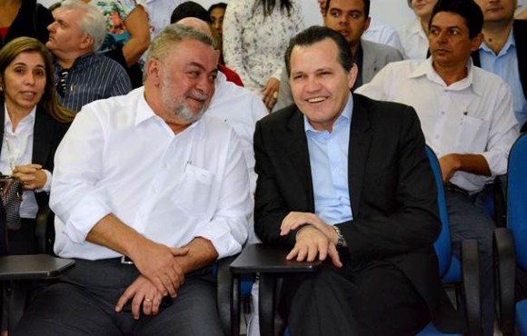 Percival Muniz e Silval Barbosa durante encontro no Hospital Regional - Foto: Ricardo Costa / AGORA MT