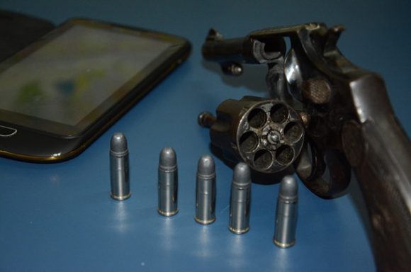 Arma utilizada no crime - Foto: Ronaldo Teixeira / AGORA MT
