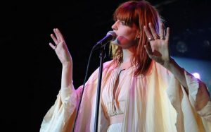 Florence Welch, vocalista do grupo Florence + the Machine. Foto: Getty Images