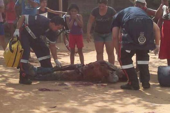 Ele foi socorrido pelo Samu e levado ao Hospital Regional - Foto: Ronaldo Teixeira/ AGORA MT