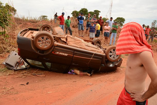 Imagem: Acidente naMT-270 entre São José do Povo e Vale Rico que resultou em três mortes- Foto: Ronaldo Teixeira/AGORA MT